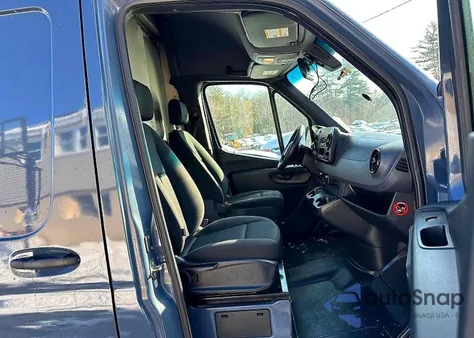 2019 Mercedes-Benz Sprinter 2500/3500 z USA, uszkodzony, nr VIN WD4PF1CD8KP149483